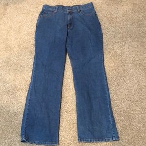 Levi’s Jeans boot cut.